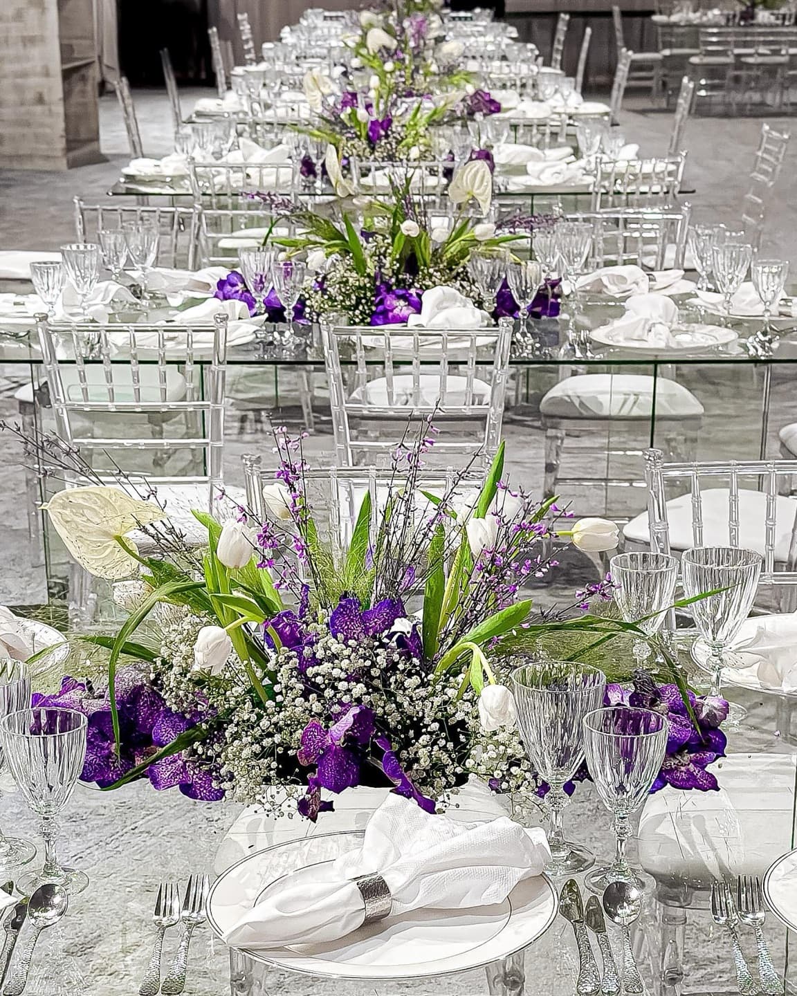 Styled banquet tables with floral décor